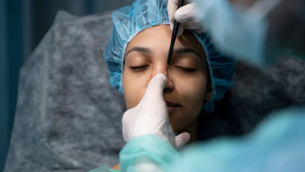 Independent medical expert assessing cosmetic surgery negligence and breach of duty in a cosmetic surgery claim